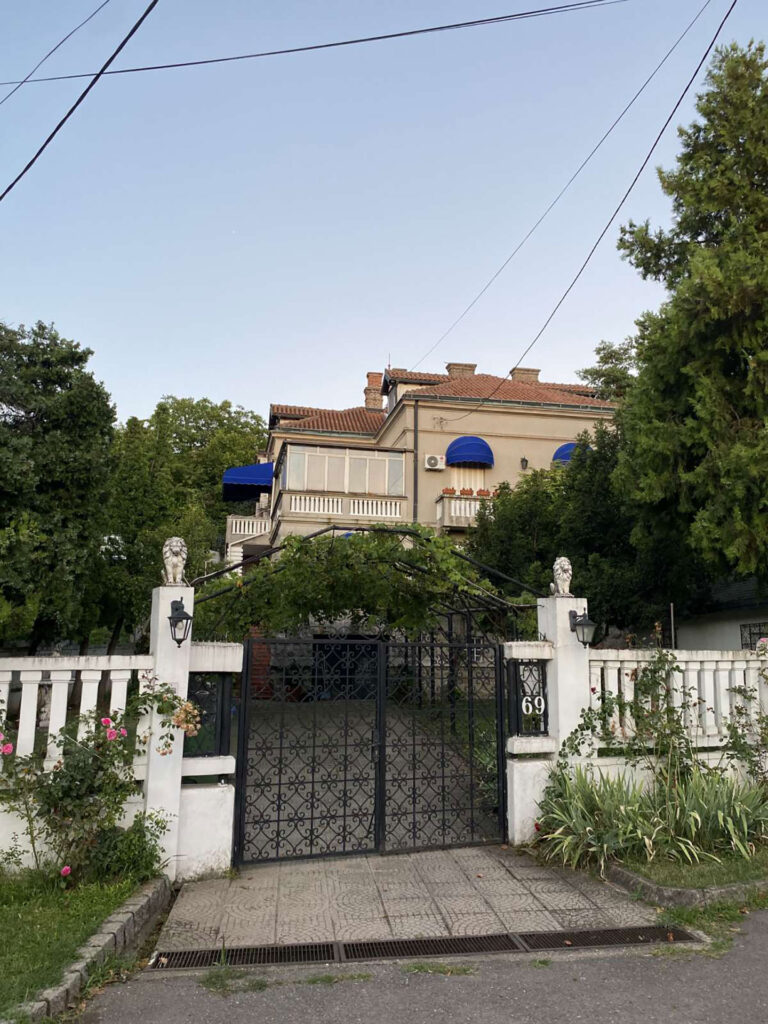 Avala house